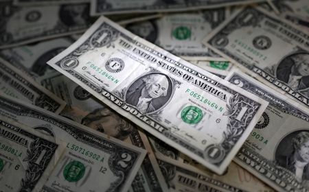 Dollar weakens on concerns about Fed’s independence under Trump