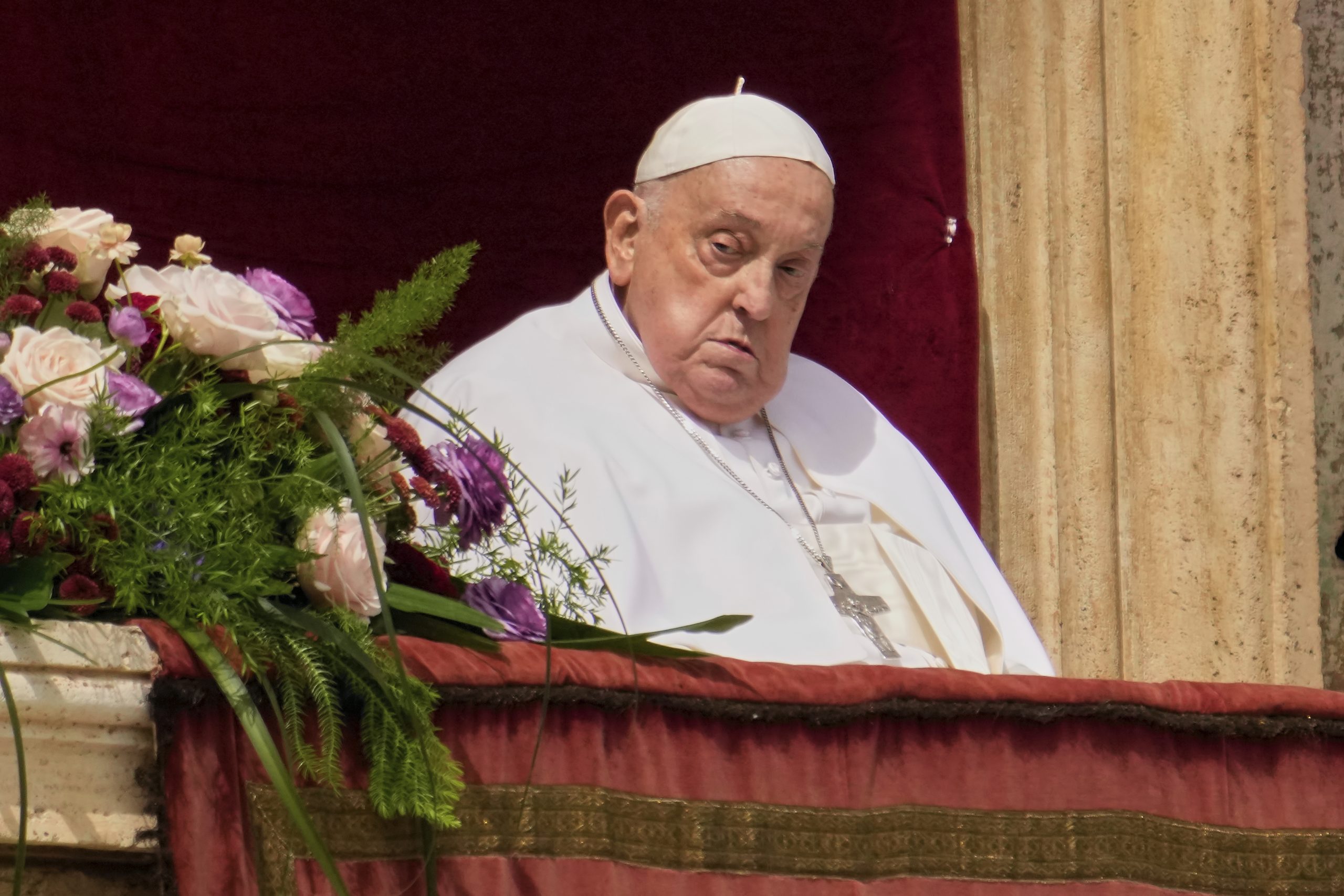 AP PHOTOS: Pope Francis on Easter Sunday
