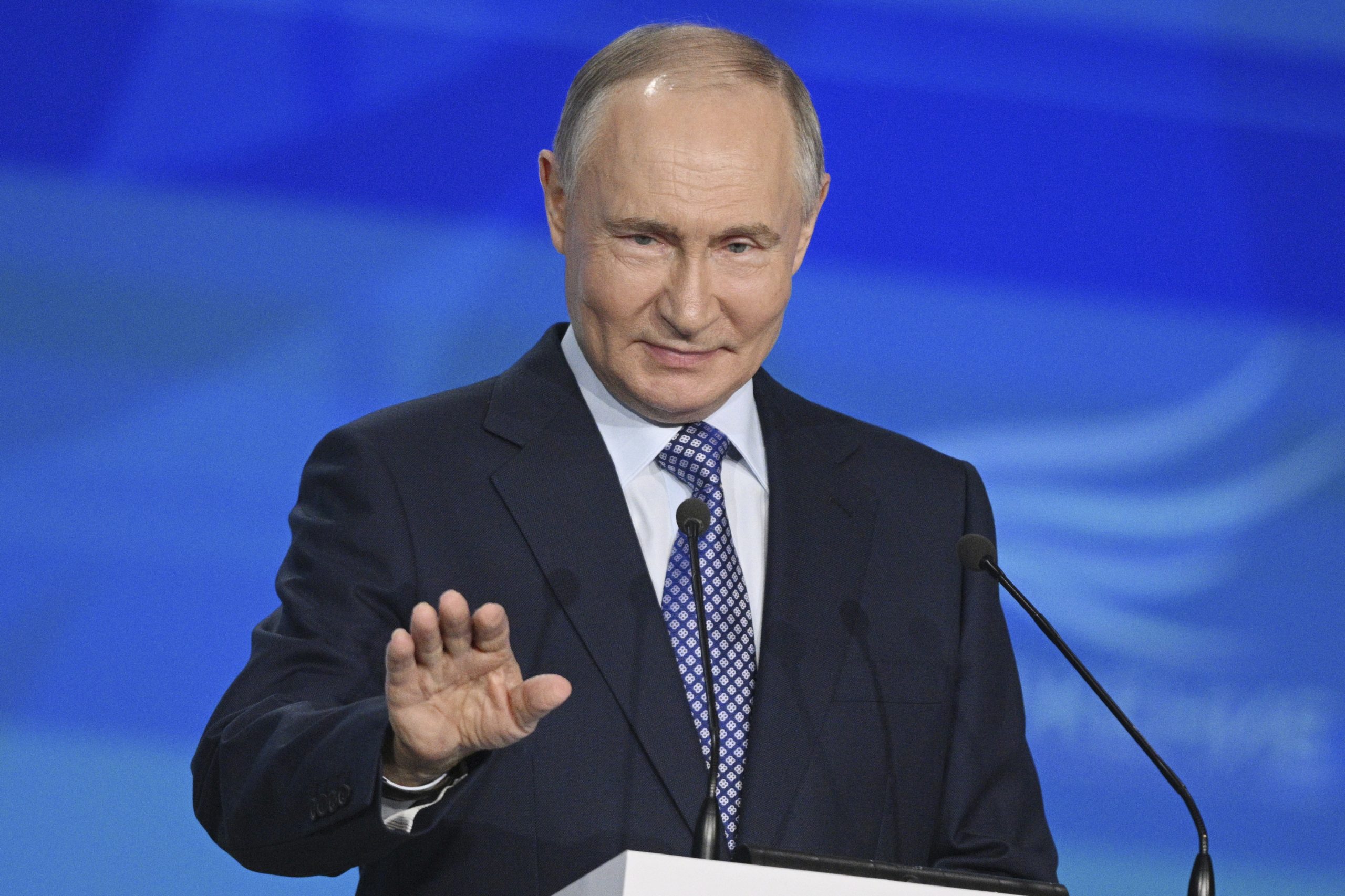 Russian attacks during Easter ceasefire declared by Putin killed 3 in Ukraine’s Kherson region