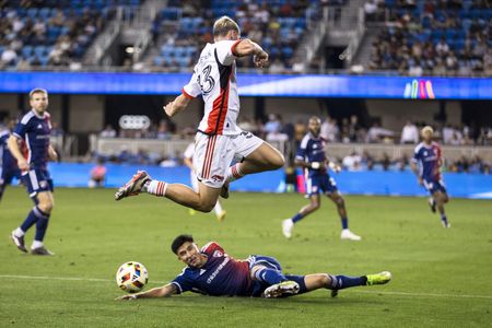 San Diego FC acquire Quakes D Oscar Verhoeven on loan