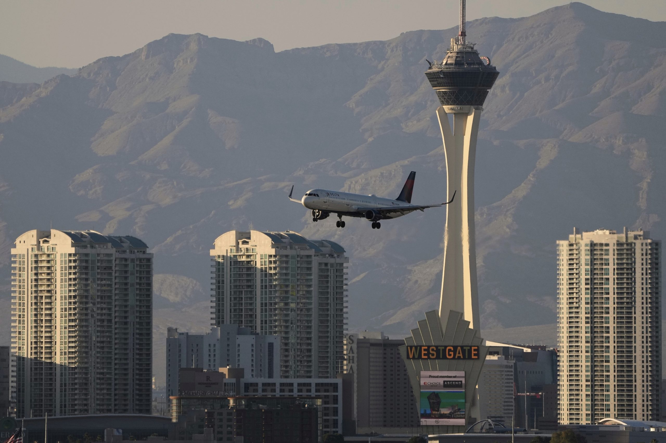 FAA finds safety concerns at Las Vegas airport in review spurred by midair collision in Washington
