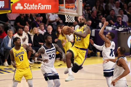 NBA roundup: Lakers respond, even series vs. Wolves