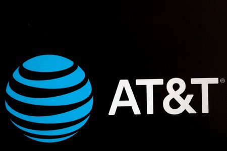 AT&T leans on bundled plans to beat estimates for subscriber additions