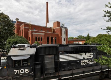 Norfolk Southern reaffirms annual forecast, tops first-quarter revenue estimates