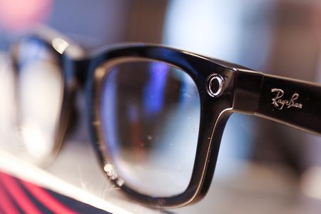EssilorLuxottica confirms outlook despite tariff impact
