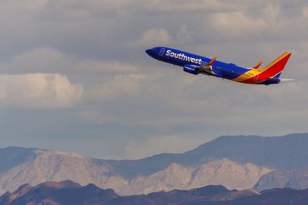 Southwest Airlines pulls it profit outlook for 2025 and 2026
