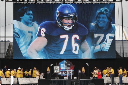 Hall of Fame DL Steve McMichael dies at 67