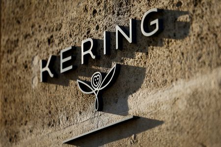 Kering shares down 5.42% after sales drop more than expected