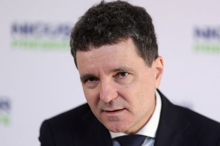 Romanian centrist presidency candidate wants to spend more on defence, keep backing Ukraine