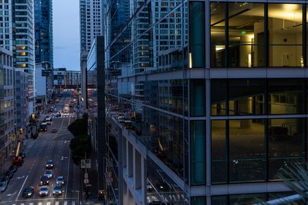 CRE market sentiment dropped by most in Q1 since pandemic, survey finds