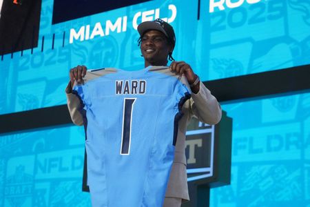 NFL-Titans select QB Ward with first overall pick of NFL Draft