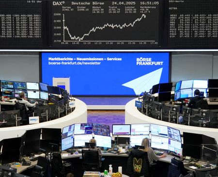 Morning Bid: Focus on earnings while US and China quibble