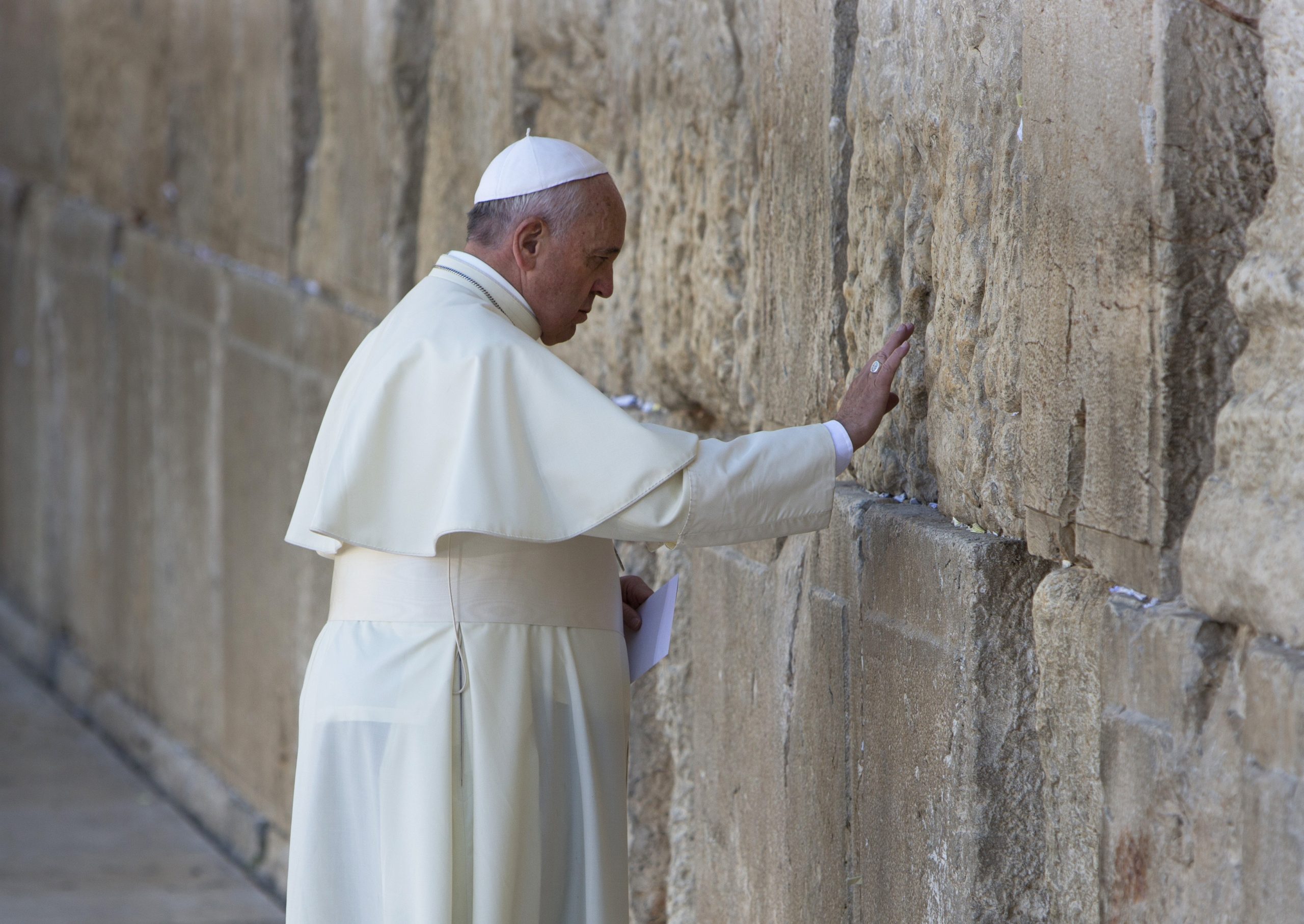 A deleted condolence after pope’s death revealed tension between Israel and the Vatican