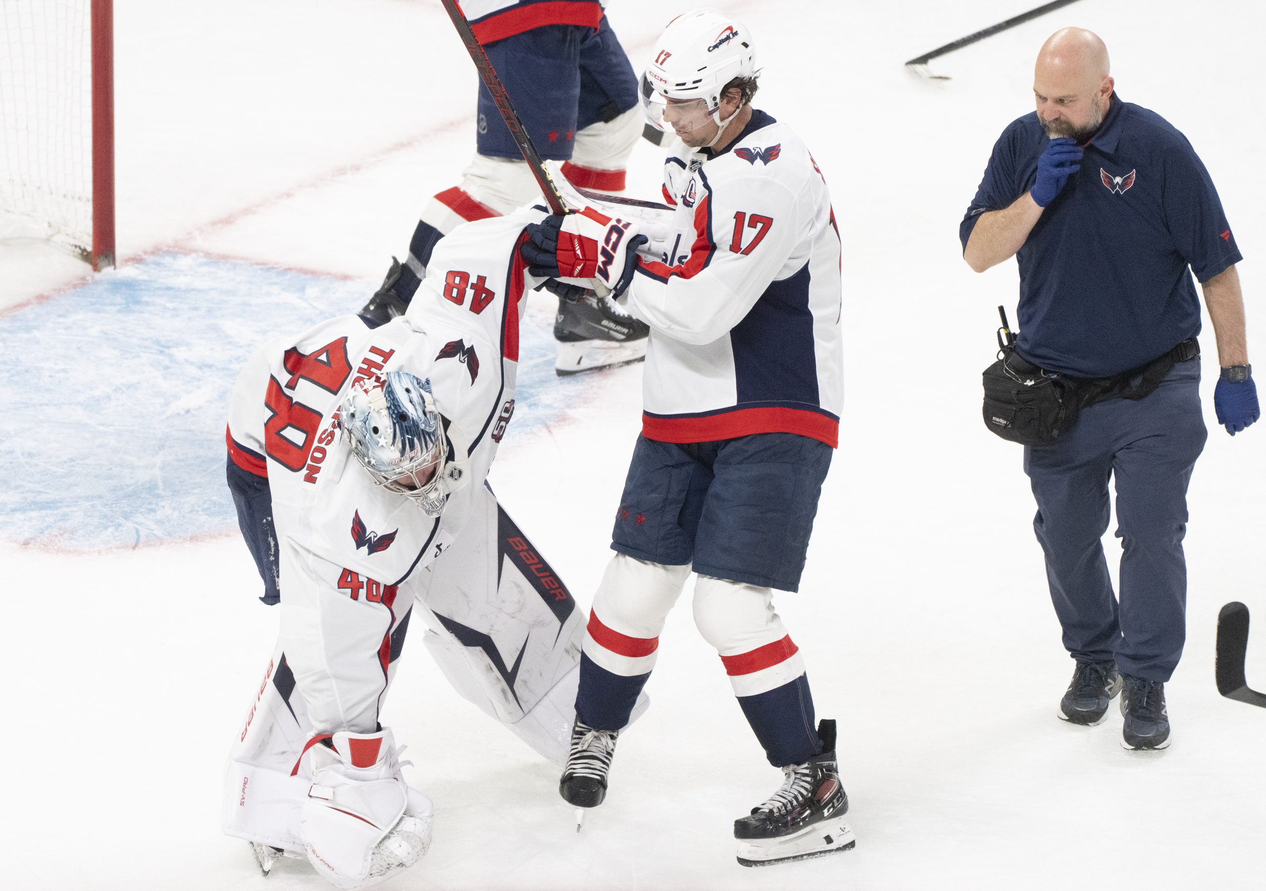 Capitals goalie Thompson and Canadiens counterpart Montembeault each leave Game 3 with injuries