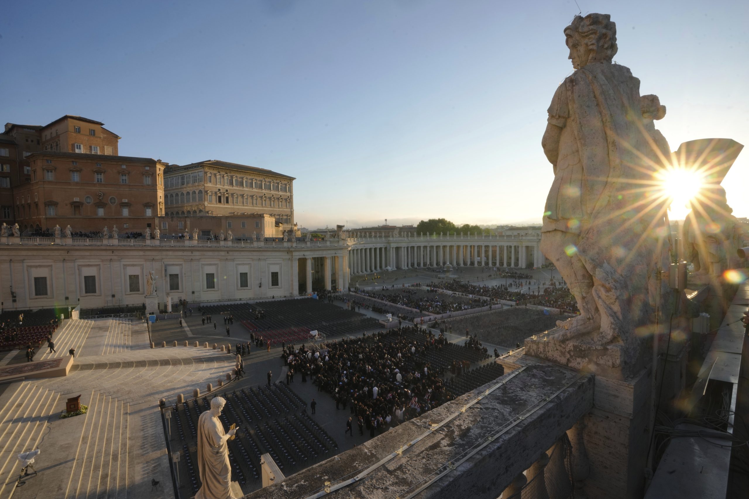 The Latest: Mourners race to get standing room spot in St. Peter’s Square for Pope Francis’ funeral