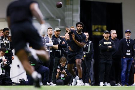 Focus shifts to defense in NFL draft as Shedeur Sanders continues to wait