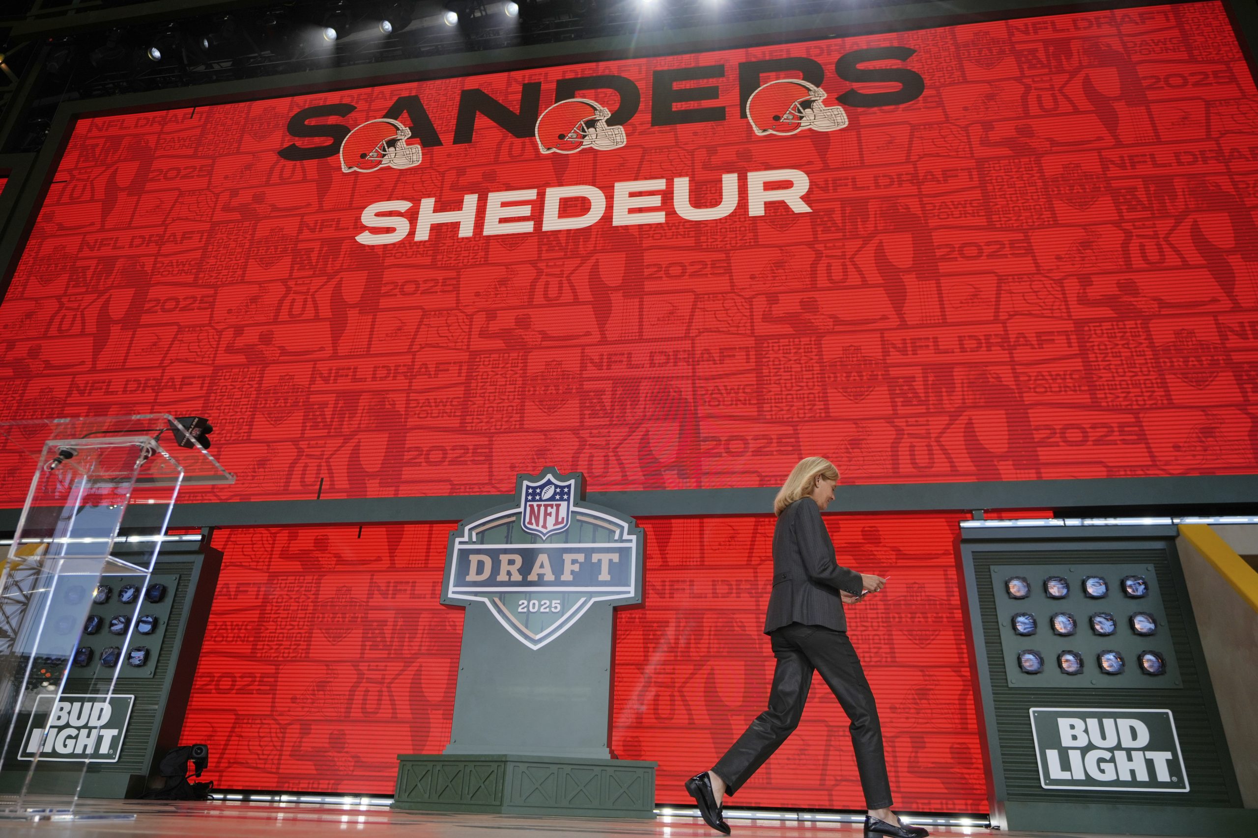 Shedeur Sanders will be part of the competition for Browns’ QB spot despite drop in NFL draft