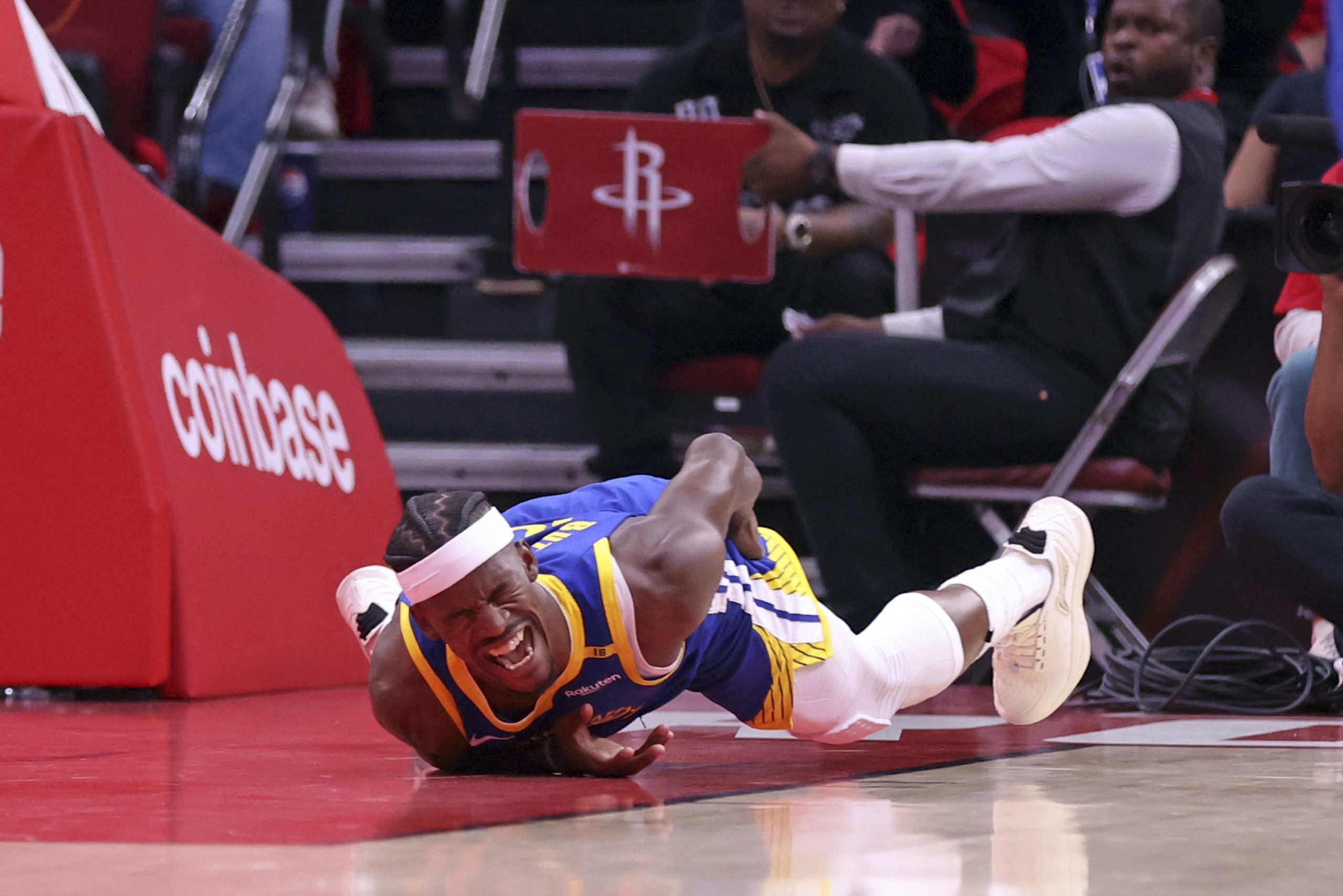 Jimmy Butler sits out with injury as Stephen Curry leads Warriors to Game 3 win over Rockets