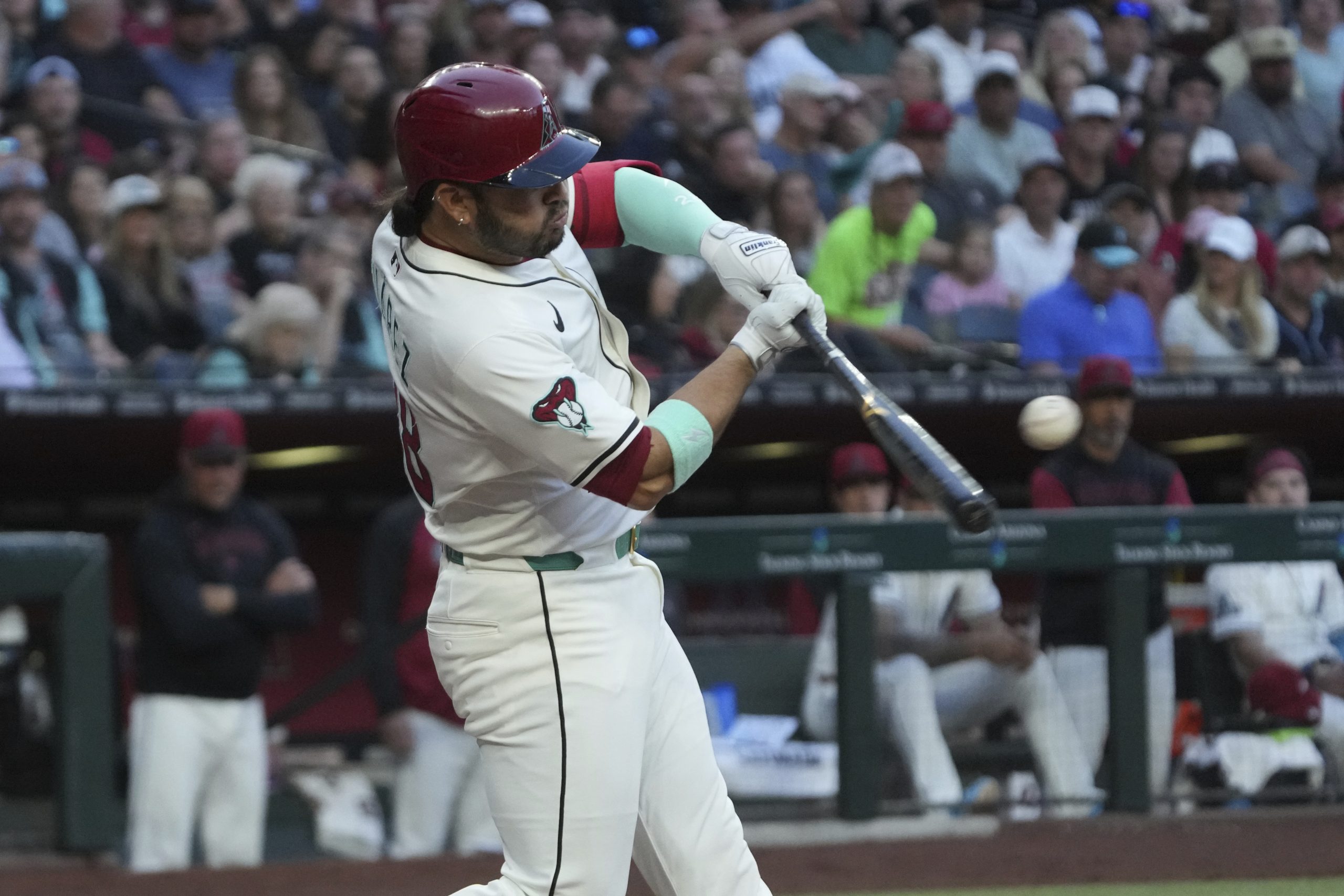Arizona’s Eugenio Suárez homers in first 3 at-bats in game against the Braves
