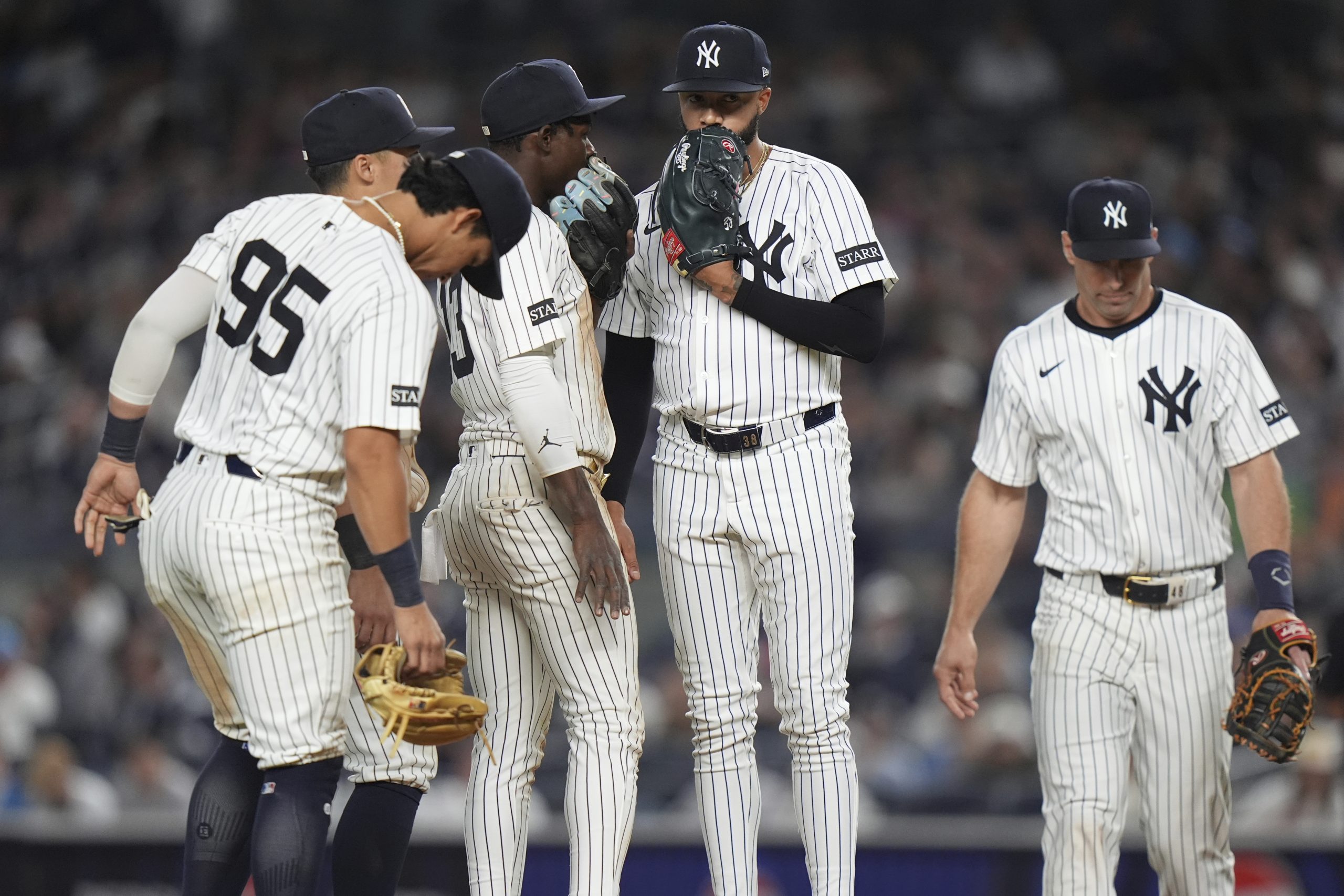 Devin Williams loses his job as Yankees closer after just 10 games with New York