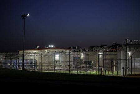 Trump to sign order requiring list of sanctuary cities, states, WSJ reports