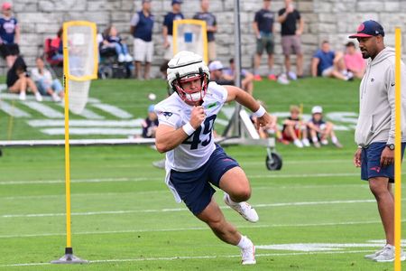 Patriots release longtime LS Joe Cardona