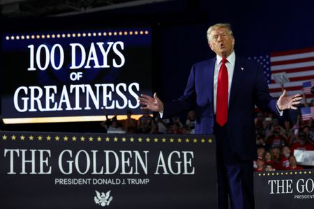 Trump touts 100-day record in Michigan amid concern about economy