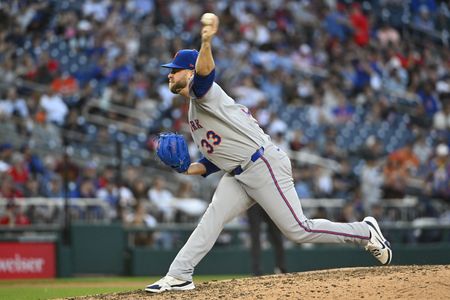 Mets LHP A.J. Minter (lat strain) considering season-ending surgery