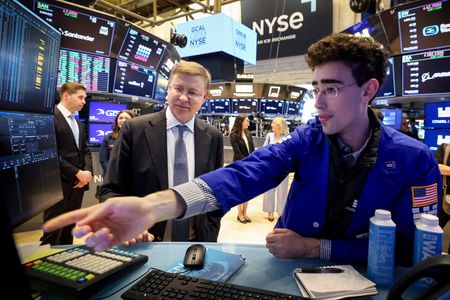 Shares wobble, oil prices weak as tariffs fuel global growth concerns