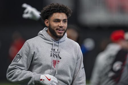 Falcons pick up fifth-year option for WR Drake London
