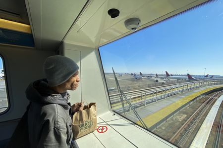 Major airlines ask US to extend cuts to minimum New York flight requirements