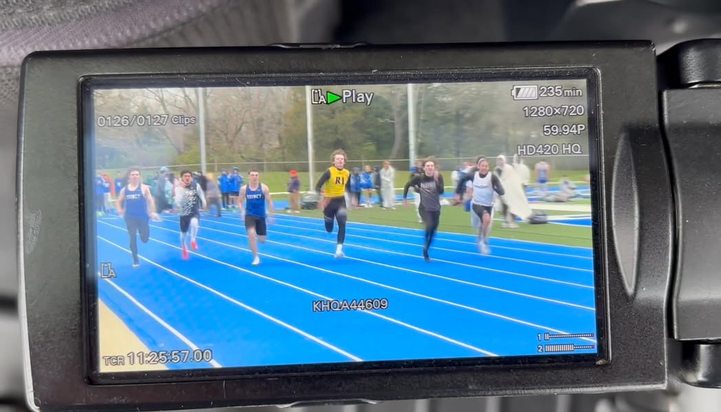 Really fun finish in the Boys 100m Varsity here at the QHS Invite! Macomb’s Kylan McMillen finishes first at 11.38, mean…