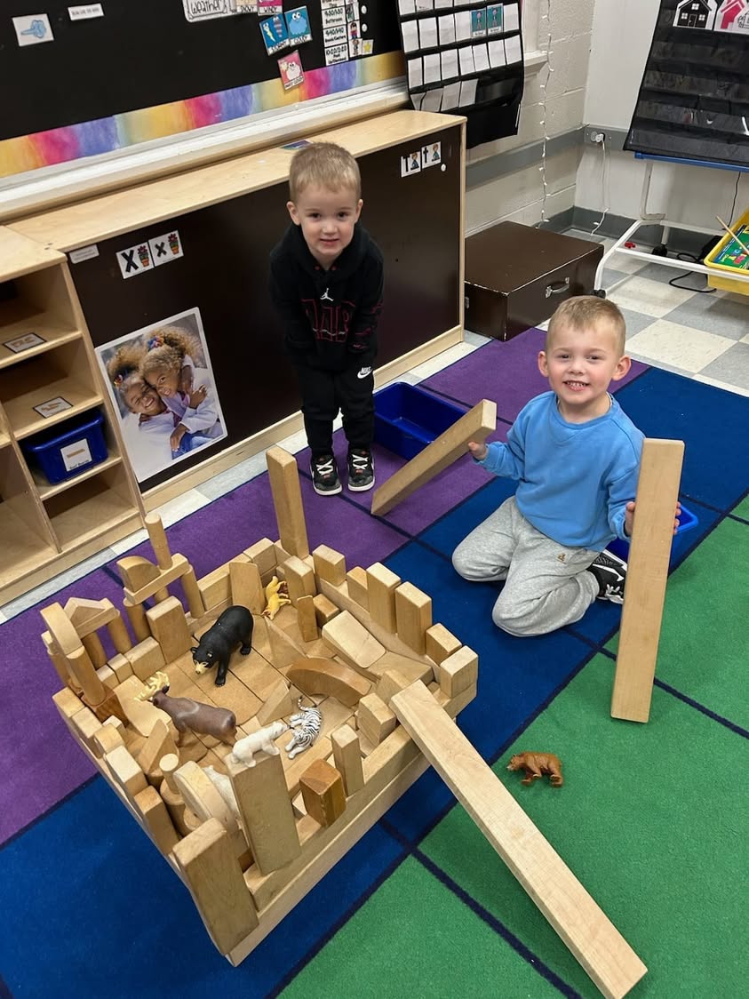 Were having a lot of fun in Mrs. James class building a zoo on this rainy day! 🦒  #mac185