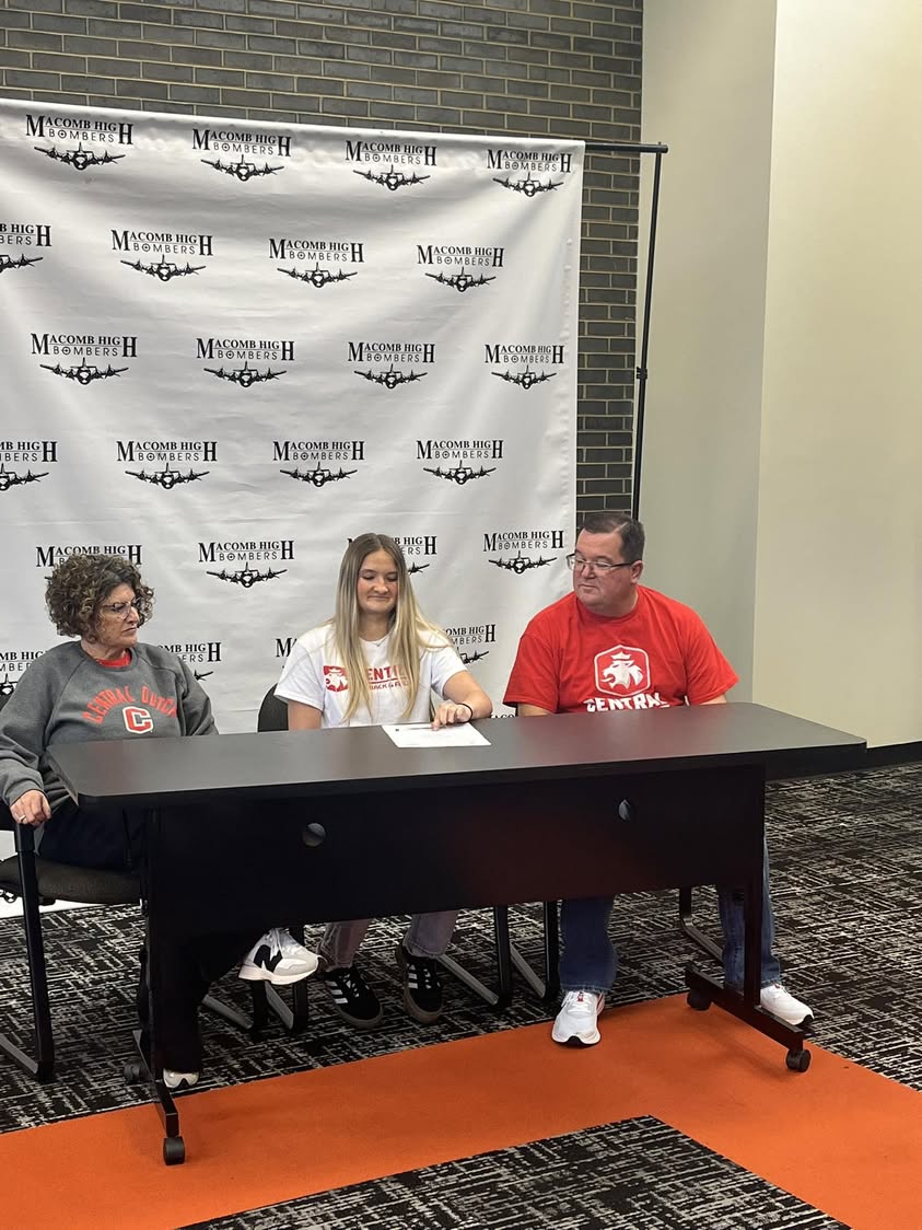 Congratulations Brooklyn Duncan. She has signed to Pole Vault and be a member of the Cheer Team at Central College in Pe…