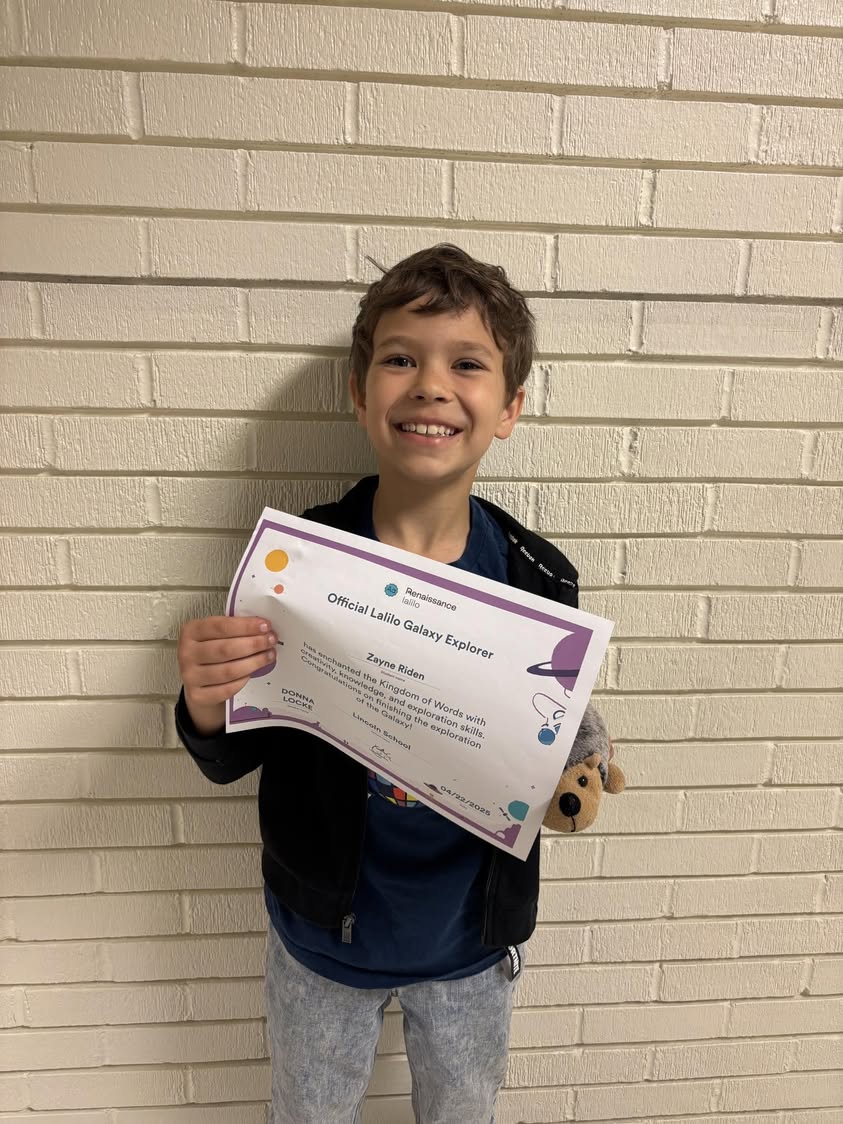 Zayne in Mrs. Lockes class completed another world in Lalilo!  #MAC185