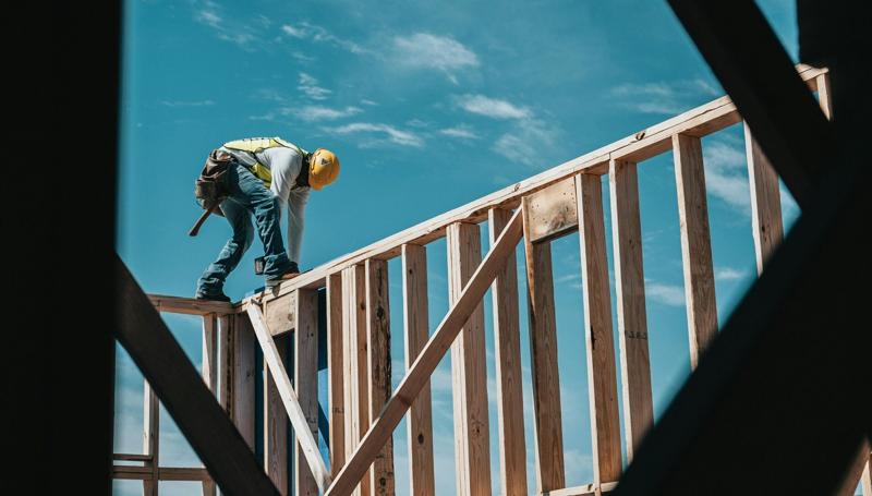 Texas breaks jobs records again, but oil-gas sector outlier indicates volatility