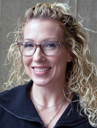 Samantha Whiteaker Honored with 2025 Teaching Excellence Award at IVCC