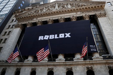 Roblox lifts annual bookings forecast as spending defies tariff uncertainty