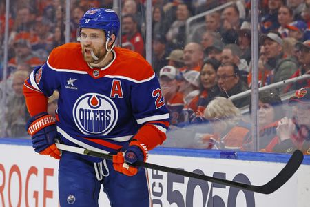 Leon Draisaitl, Connor Hellebuyck, Nikita Kucherov named Hart finalists