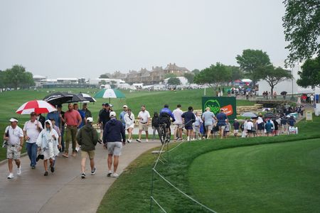 Lightning suspends play at CJ Cup Byron Nelson