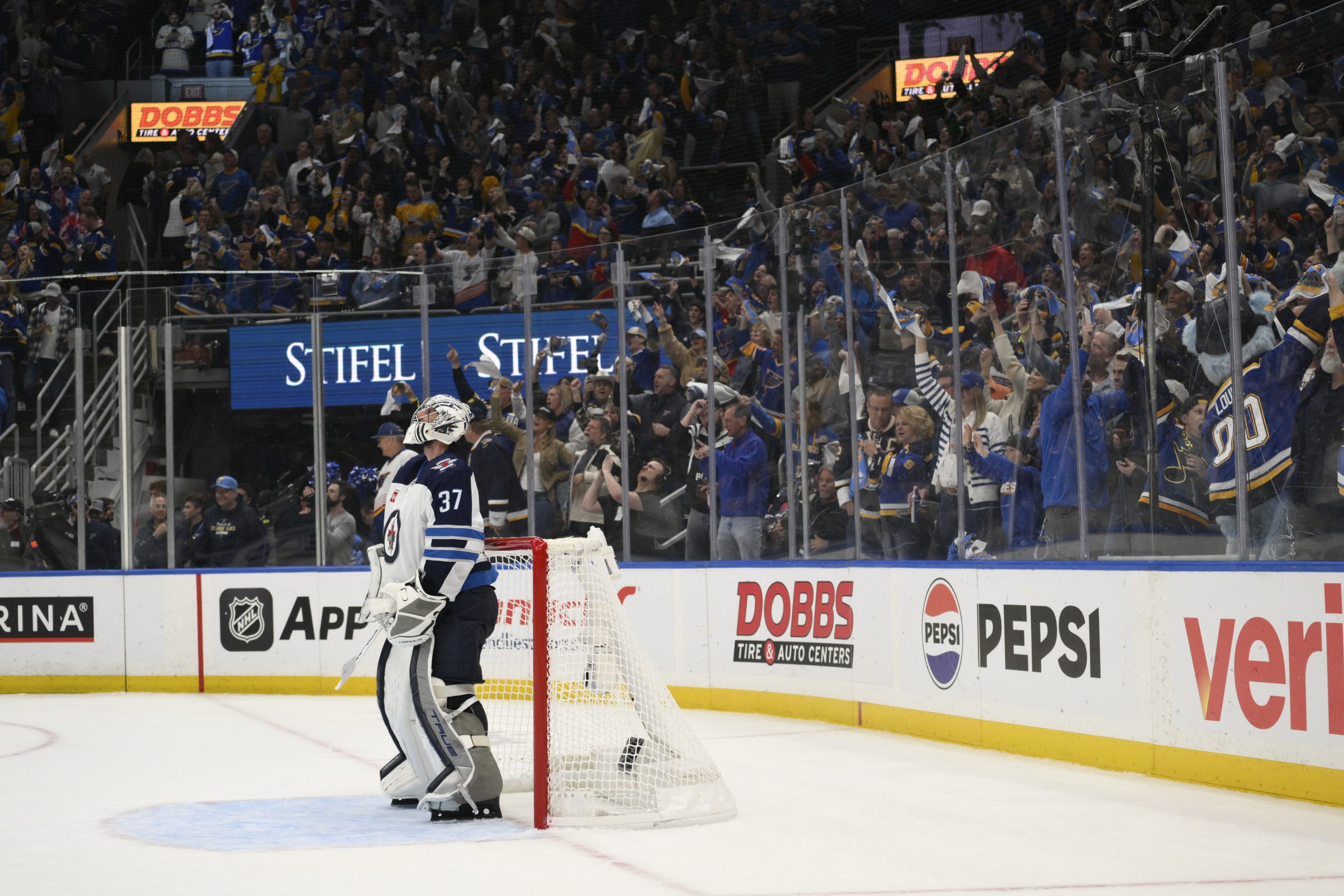 Connor Hellebuyck and the Jets host the Blues in Game 7 of their 1st-round NHL playoff series
