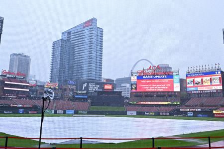 Mets-Cardinals postponed; DH set for Sunday