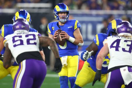 Report: Rams finalize new contract with QB Matthew Stafford