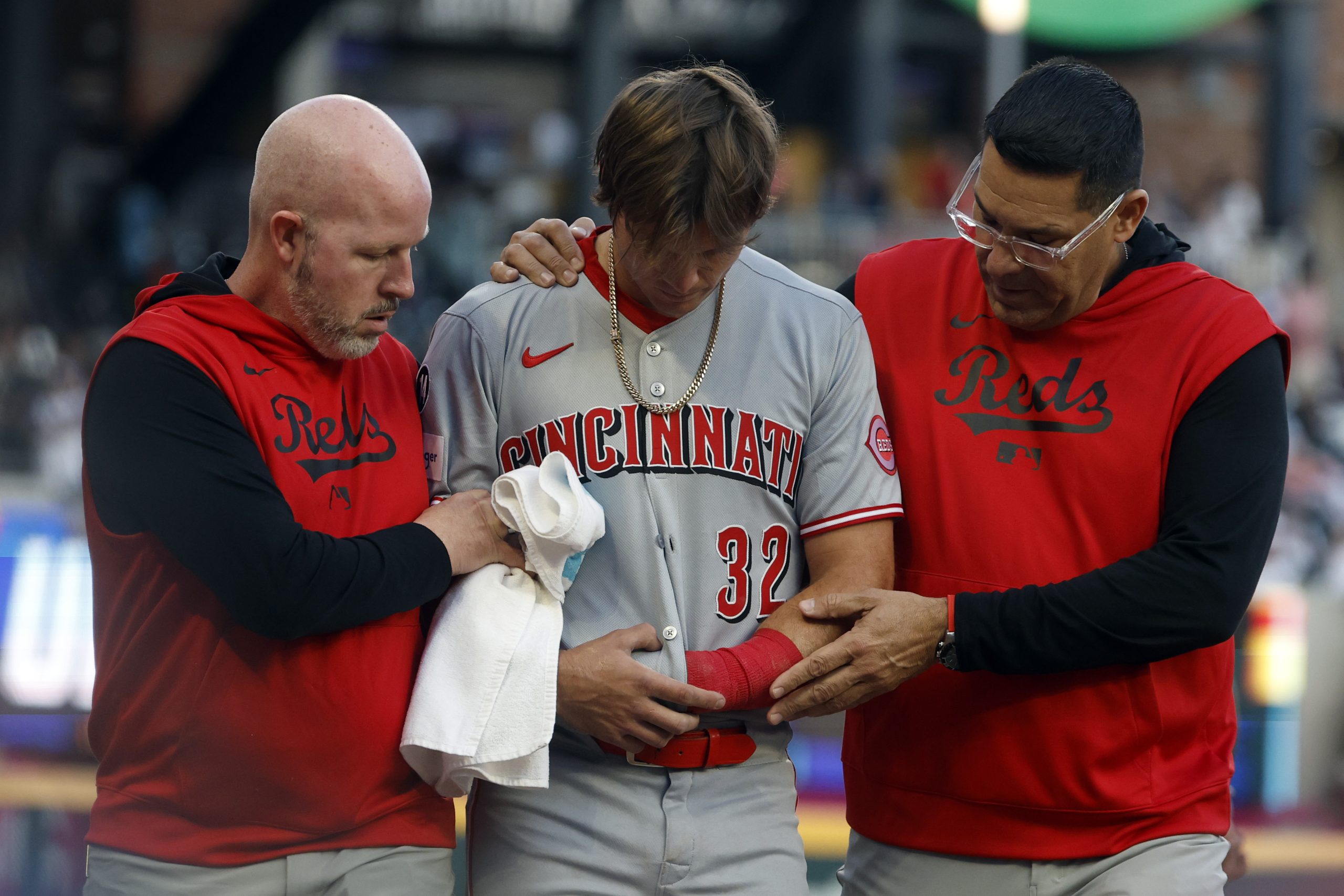 Reds rookie Tyler Callihan injures arm trying for catch on inside-the-park home run