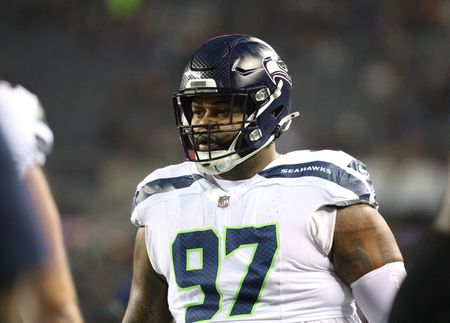 Seahawks bring back veteran DT Johnathan Hankins