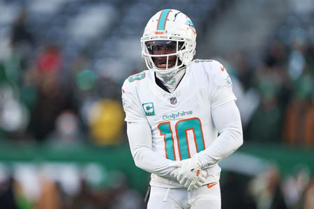 Dolphins’ Tyreek Hill undergoes second wrist procedure of offseason