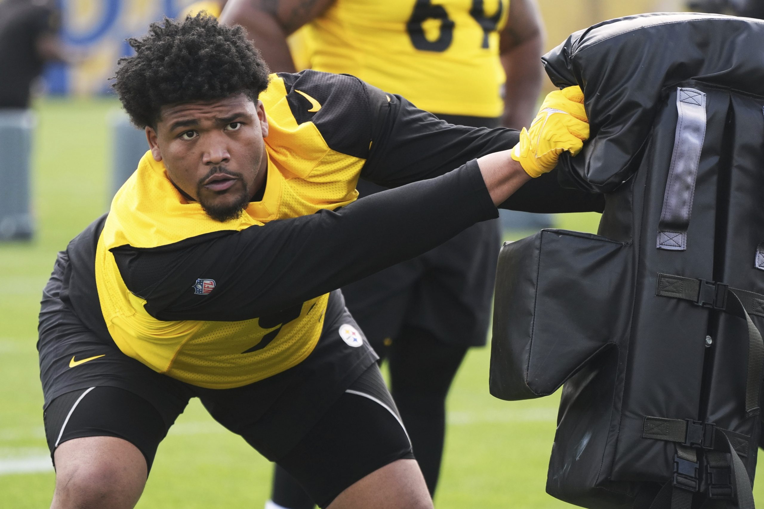 Steelers 1st-round pick Harmon balancing joy of being a pro with grief over the passing of his mom