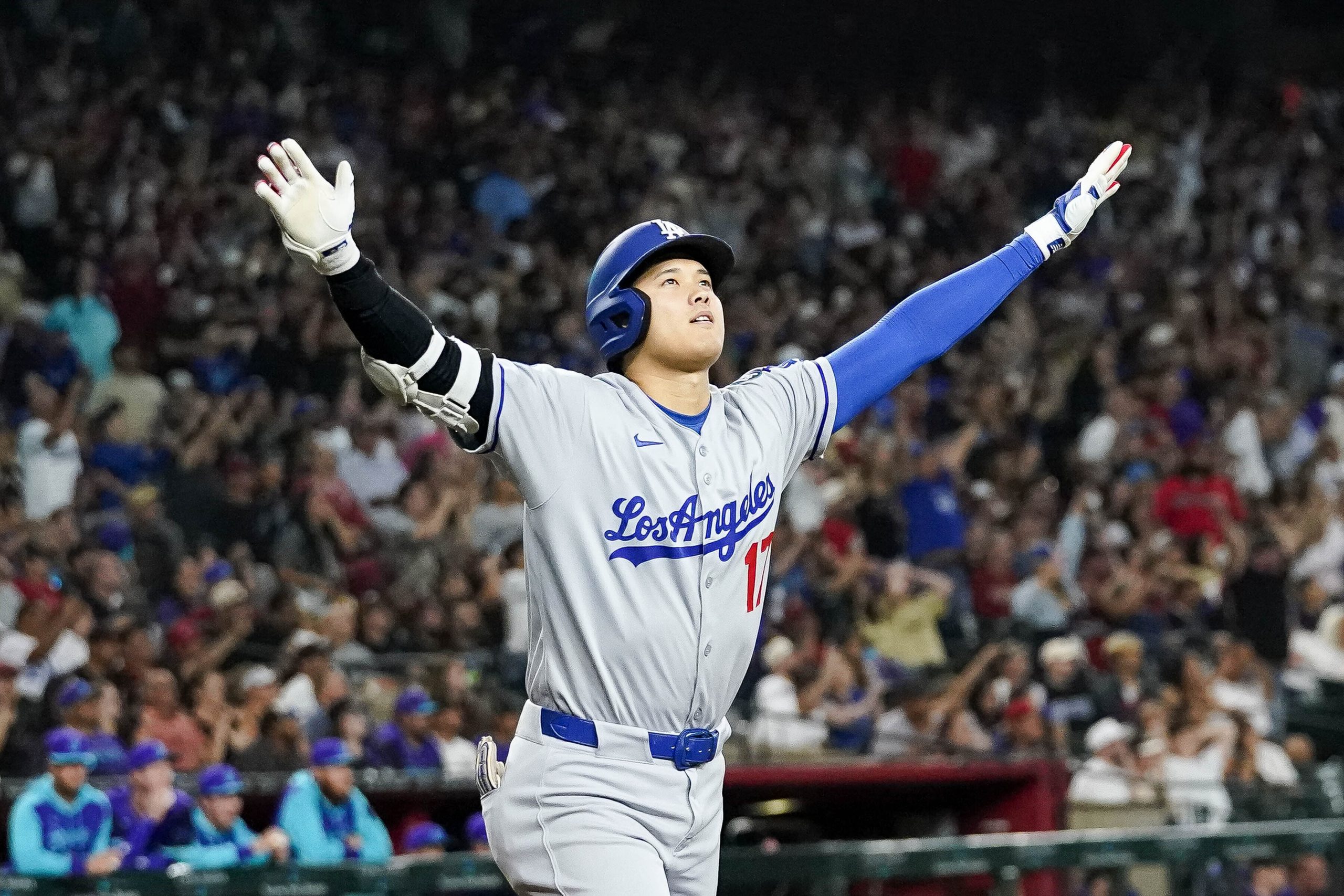 Oh Ohtani! Dodgers star hits 3-run homer in late rally in 14-11 victory over Diamondbacks