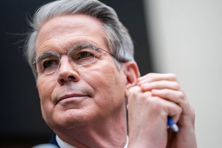 US, Chinese officials start Geneva talks on easing trade war, sources say