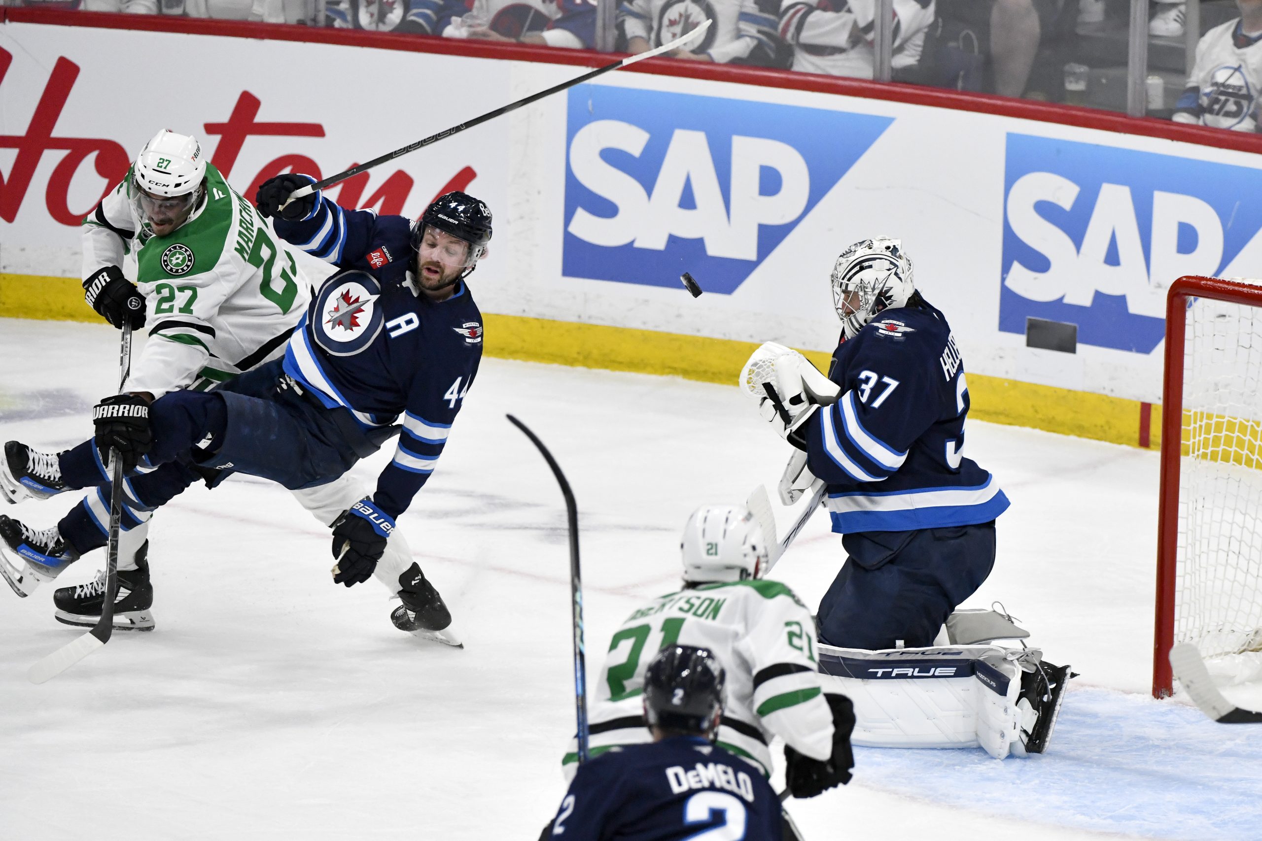 Hellebuyck and Jets back on road in NHL playoffs at Dallas; Florida seeks to get even vs. Toronto